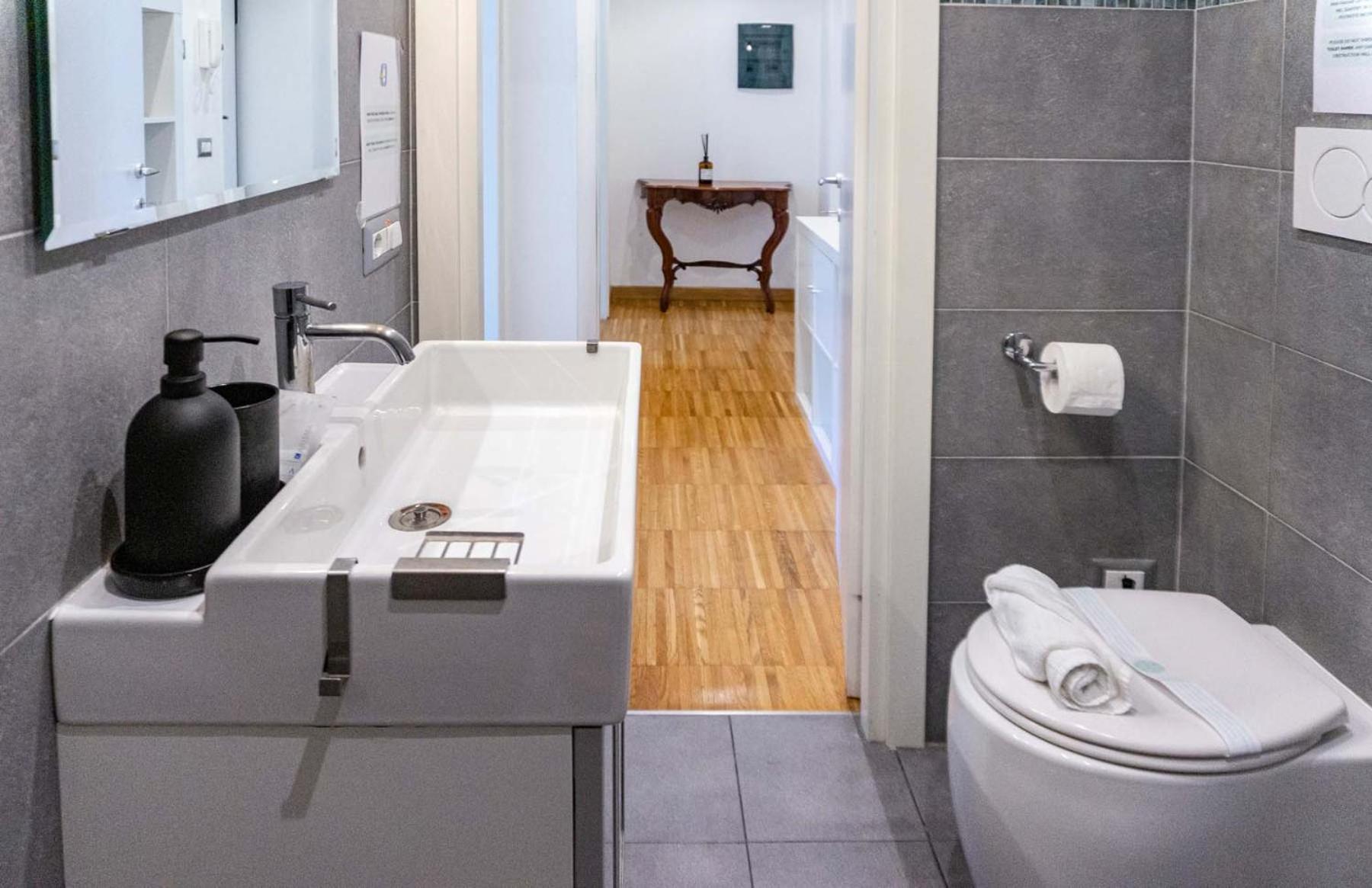 Colosseum Cosy Apartment Close To Metro روما المظهر الخارجي الصورة